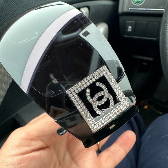 Chanel Sunglasses 5085 with Case (Victoria Beckham shield sunglasses) - Picture 11 of 16